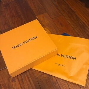 Louis Vuitton Magnetic Closure box & Shopping Bag